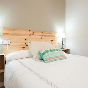 Triana 103 & Guest house